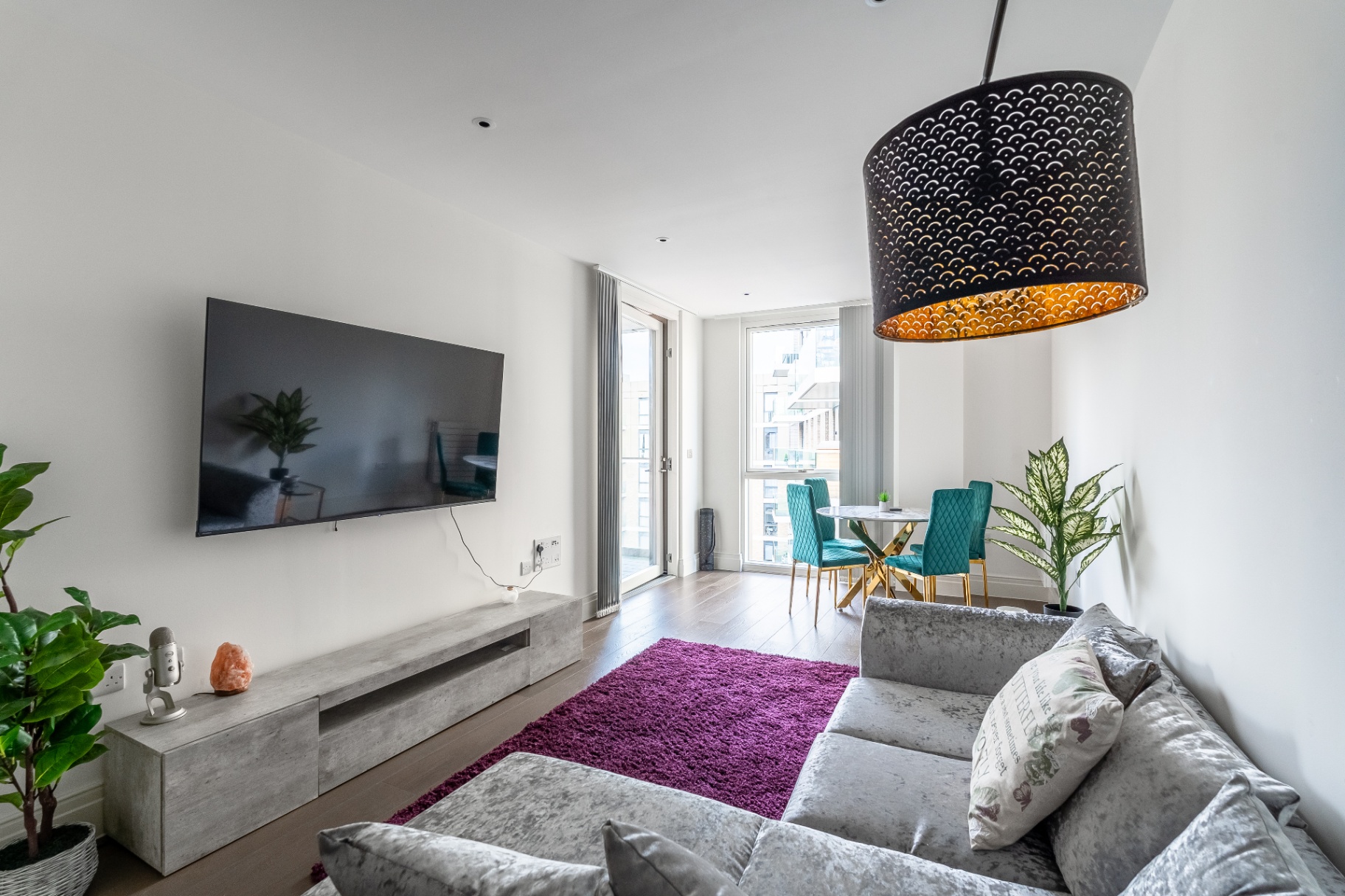 Modern One-Bedroom Apartment interior 10