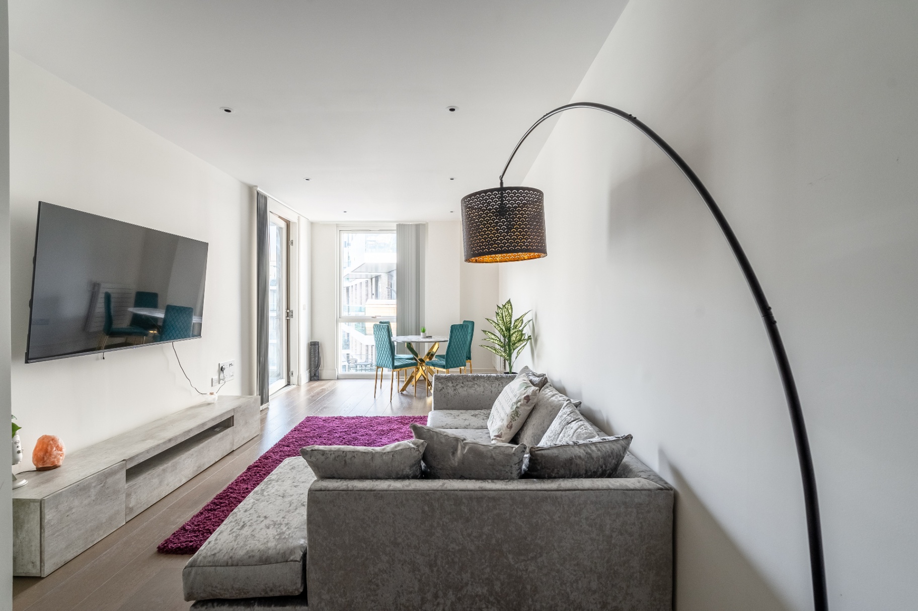 Modern One-Bedroom Apartment interior 9